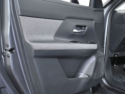 Used 2025 Nissan Kicks SV w/ SV Premium Package image 29