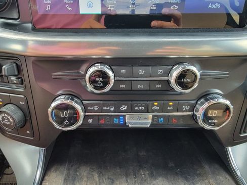 Used 2021 Ford F150 Lariat w/ Equipment Group 502A High image 28