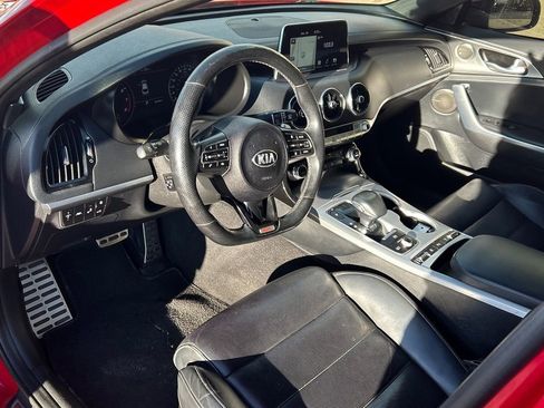 Used 2018 Kia Stinger GT2 image 9