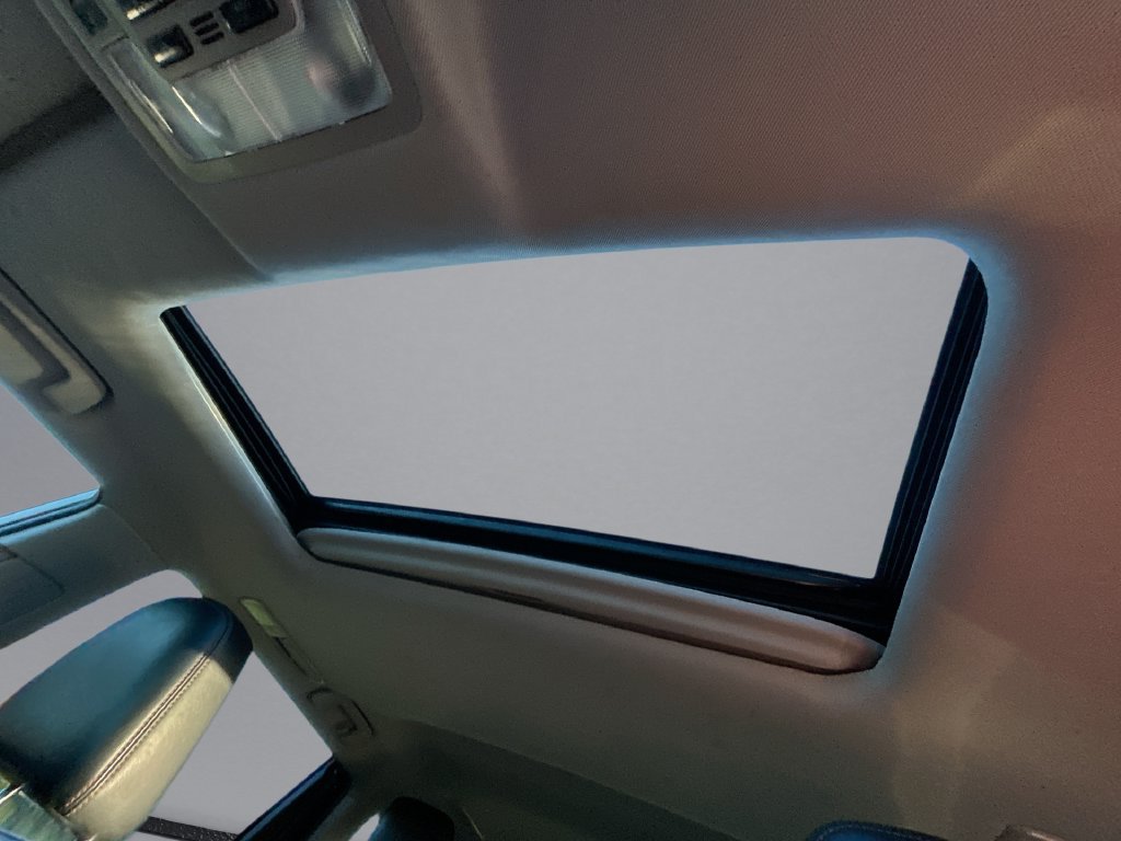 Used 2019 Toyota Highlander XLE FWD image 29
