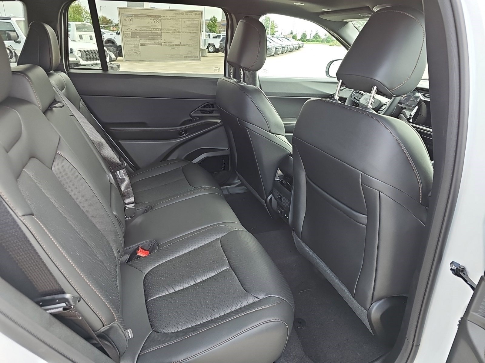 New 2026 Jeep Cherokee Overland w/ Advanced Pro Tech Group AWD/4WD image 15