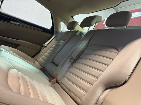 Used 2013 Ford Fusion SE FWD image 29