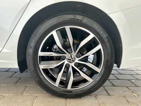 Certified 2025 Volkswagen Jetta SE FWD image 36