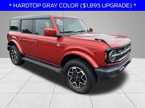 Used 2023 Ford Bronco 4-Door AWD/4WD image 3