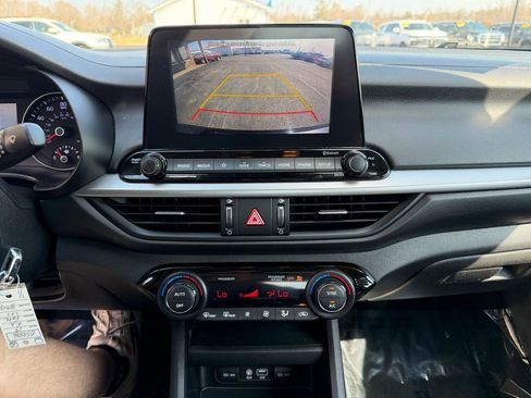 Used 2019 Kia Forte LXS image 27