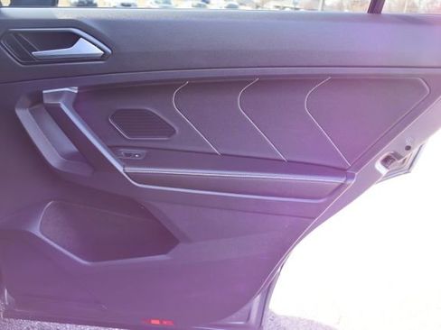 Used 2022 Volkswagen Tiguan SE R-Line image 42