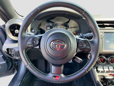 Used 2023 Toyota GR86 Premium w/ ALL Weather Mat Package (TMS) RWD image 11