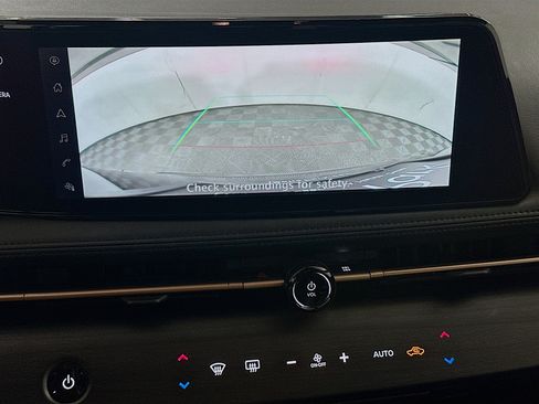 Used 2023 Nissan Ariya FWD image 23