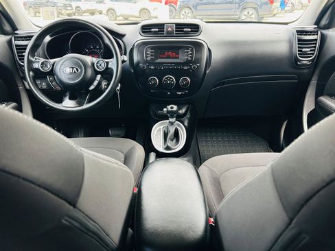 Used 2016 Kia Soul FWD image 16