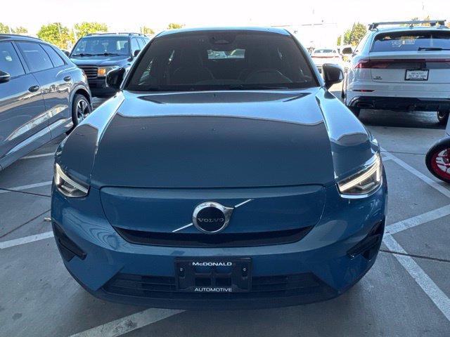 Used 2023 Volvo C40 Recharge Core AWD/4WD image 2