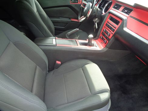 Used 2014 Ford Mustang GT image 25