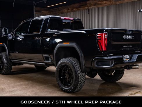 Used 2024 GMC Sierra 2500 Denali Ultimate image 7