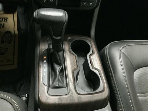 Used 2021 GMC Canyon Denali image 32