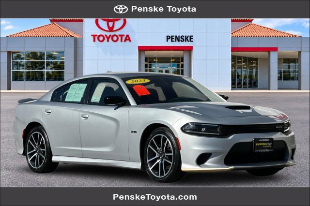 Used 2023 Dodge Charger R/T RWD image 1