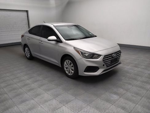 Used 2019 Hyundai Accent SE FWD image 11