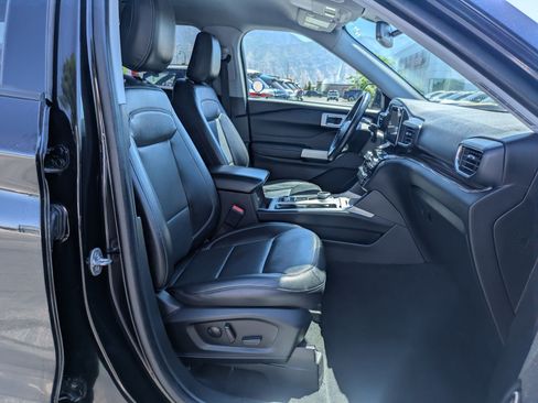 Used 2022 Ford Explorer Limited w/ Equipment Group 301A AWD/4WD image 35