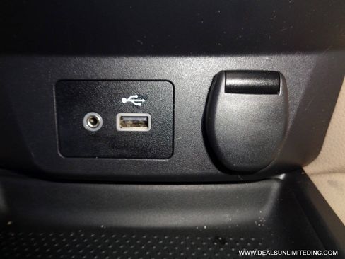 Used 2020 Nissan Rogue SV AWD/4WD image 14