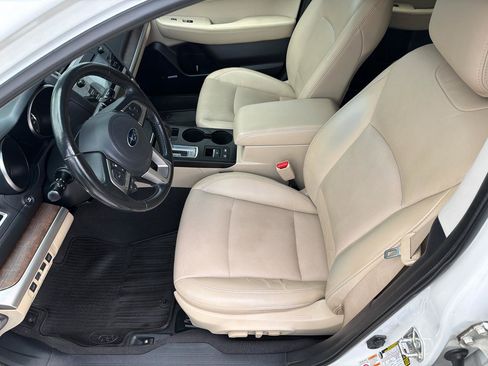 Used 2016 Subaru Outback 2.5i Limited AWD/4WD image 8
