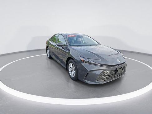 Used 2025 Toyota Camry LE AWD/4WD image 3
