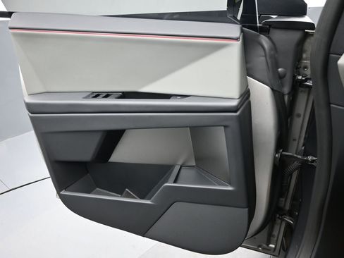 Used 2025 Tesla Cybertruck AWD Crew Cab image 14