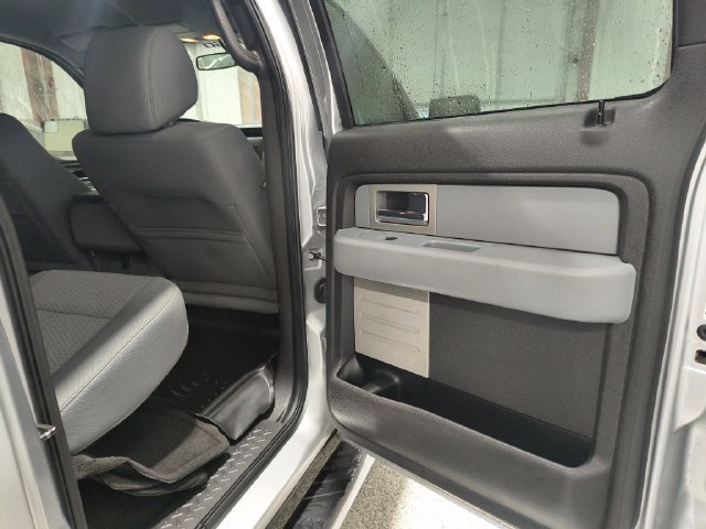 Used 2011 Ford F150 XLT w/ XLT Chrome Pkg AWD/4WD image 14