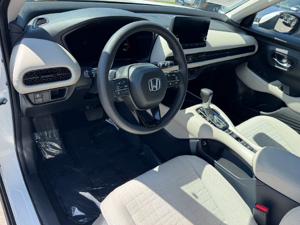Used 2023 Honda HR-V LX image 21