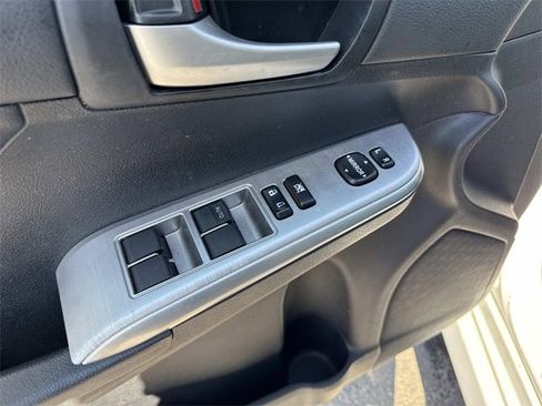Used 2012 Toyota Camry SE image 11