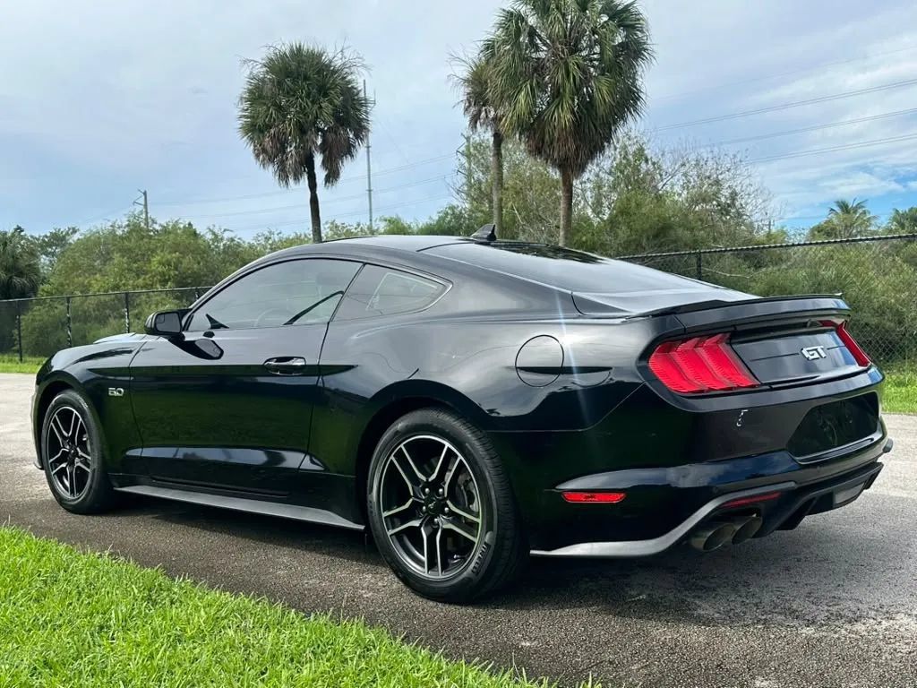Used 2020 Ford Mustang GT RWD image 5