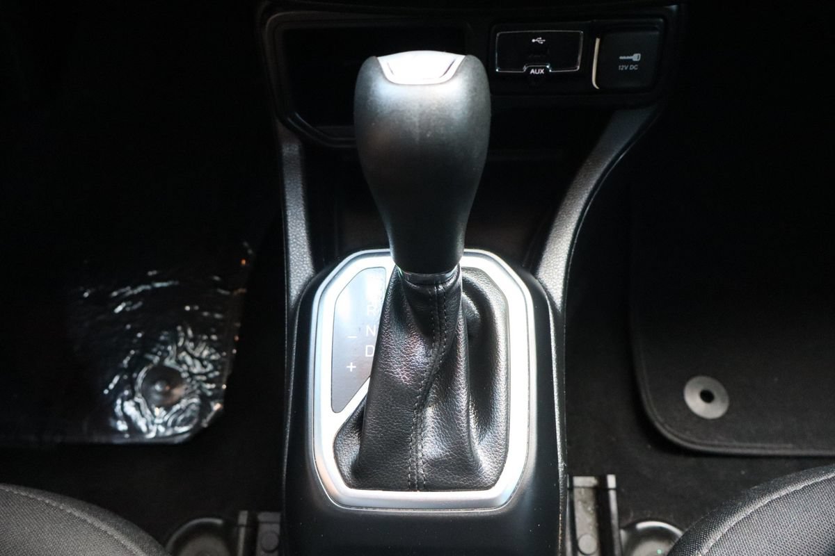 Used 2018 Jeep Renegade Latitude FWD image 35