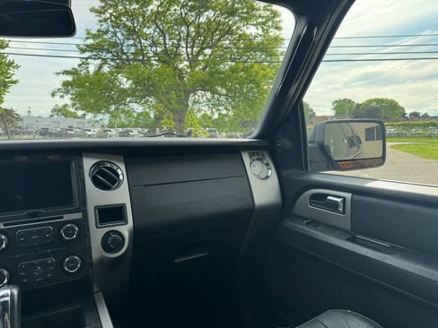Used 2016 Ford Expedition Limited w/ Equipment Group 301A AWD/4WD image 16