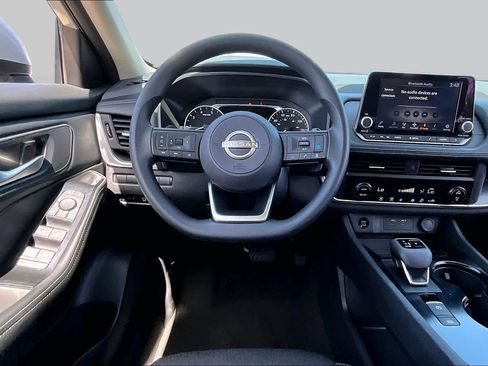 Used 2024 Nissan Rogue SV AWD/4WD image 6