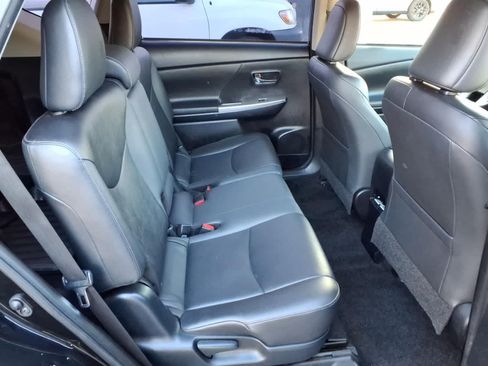 Used 2017 Toyota Prius V Four FWD image 11