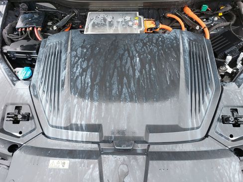 Certified 2023 Audi e-tron Premium Plus w/ Premium Plus Package AWD/4WD image 34