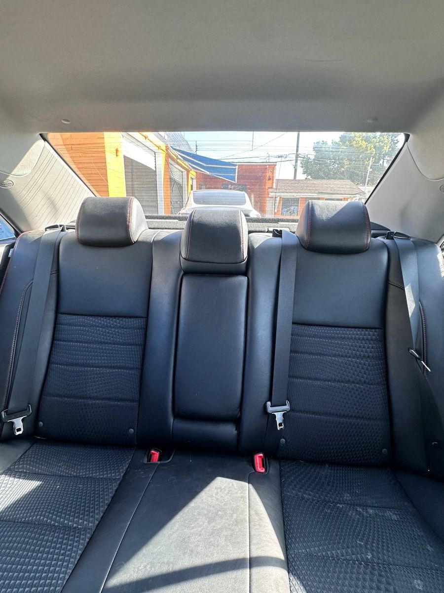 Used 2015 Toyota Camry SE FWD image 10