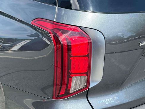 Used 2023 Hyundai Palisade Limited AWD/4WD image 6