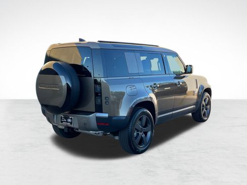New 2026 Land Rover Defender 110 S image 9