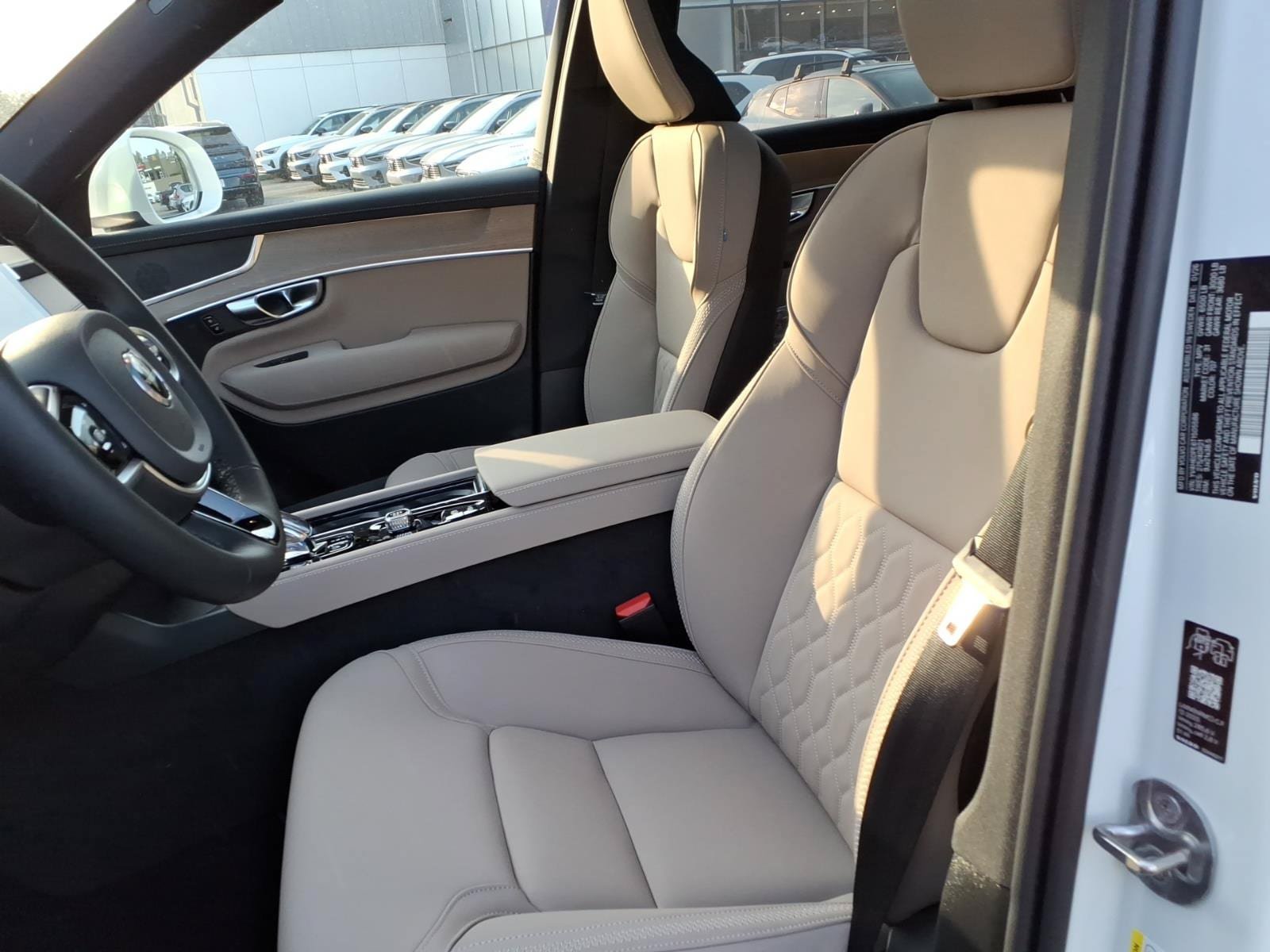 New 2026 Volvo XC90 T8 Plus w/ Protection Package Premier AWD/4WD image 18