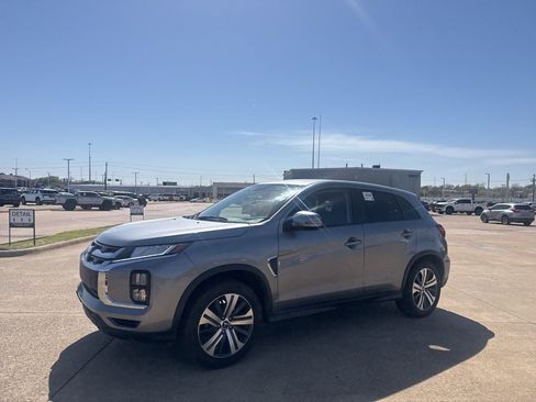 Used 2021 Mitsubishi Outlander Sport SE image 9