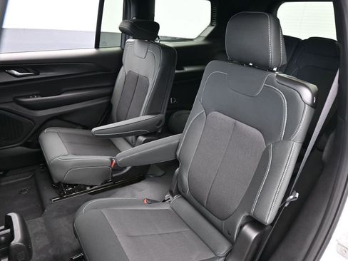 New 2026 Jeep Grand Cherokee L Laredo image 30