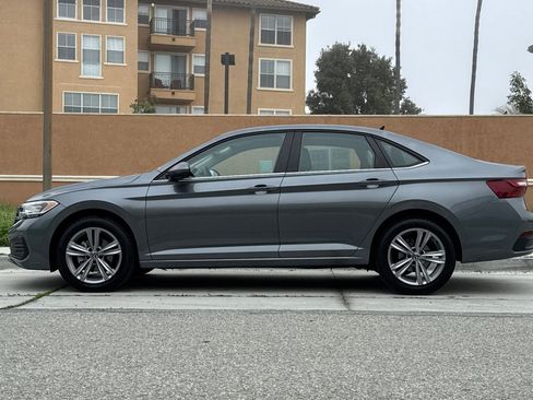 Used 2022 Volkswagen Jetta SE image 7