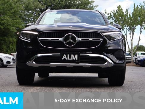 Used 2025 Mercedes-Benz GLC 350e 4MATIC image 3