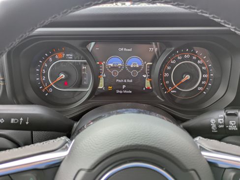 New 2026 Jeep Wrangler Unlimited Sahara AWD/4WD image 17