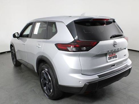 Certified 2025 Nissan Rogue SV image 4