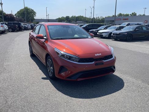 Used 2023 Kia Forte LXS w/ LXS Technology Package FWD image 1