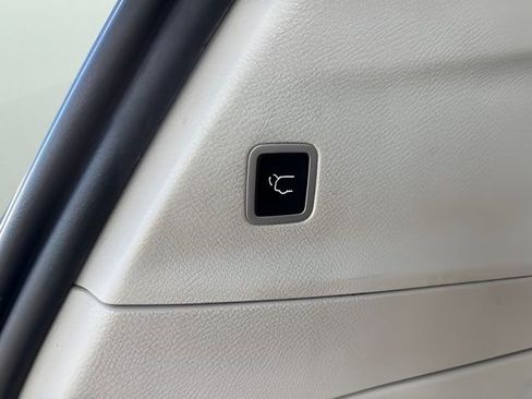 Used 2022 Chrysler Pacifica Touring-L FWD image 37
