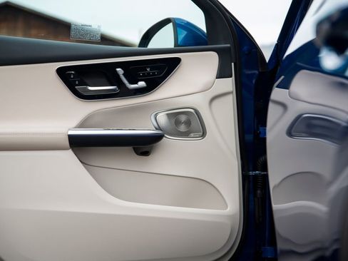 New 2026 Mercedes-Benz GLC 300 4MATIC image 9