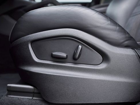 Used 2022 Porsche Cayenne Turbo GT image 36