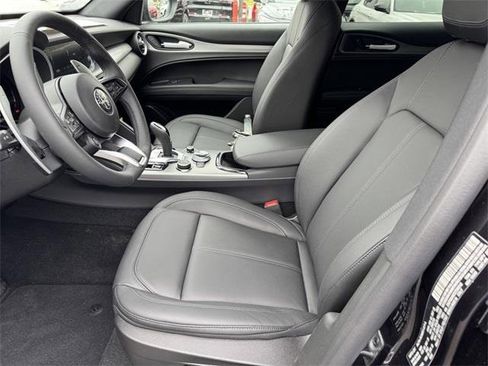 New 2025 Alfa Romeo Stelvio Sprint image 13