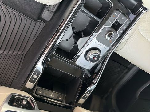 Used 2023 Kia Sorento SX Prestige w/ Panoramic Sunroof Package image 15