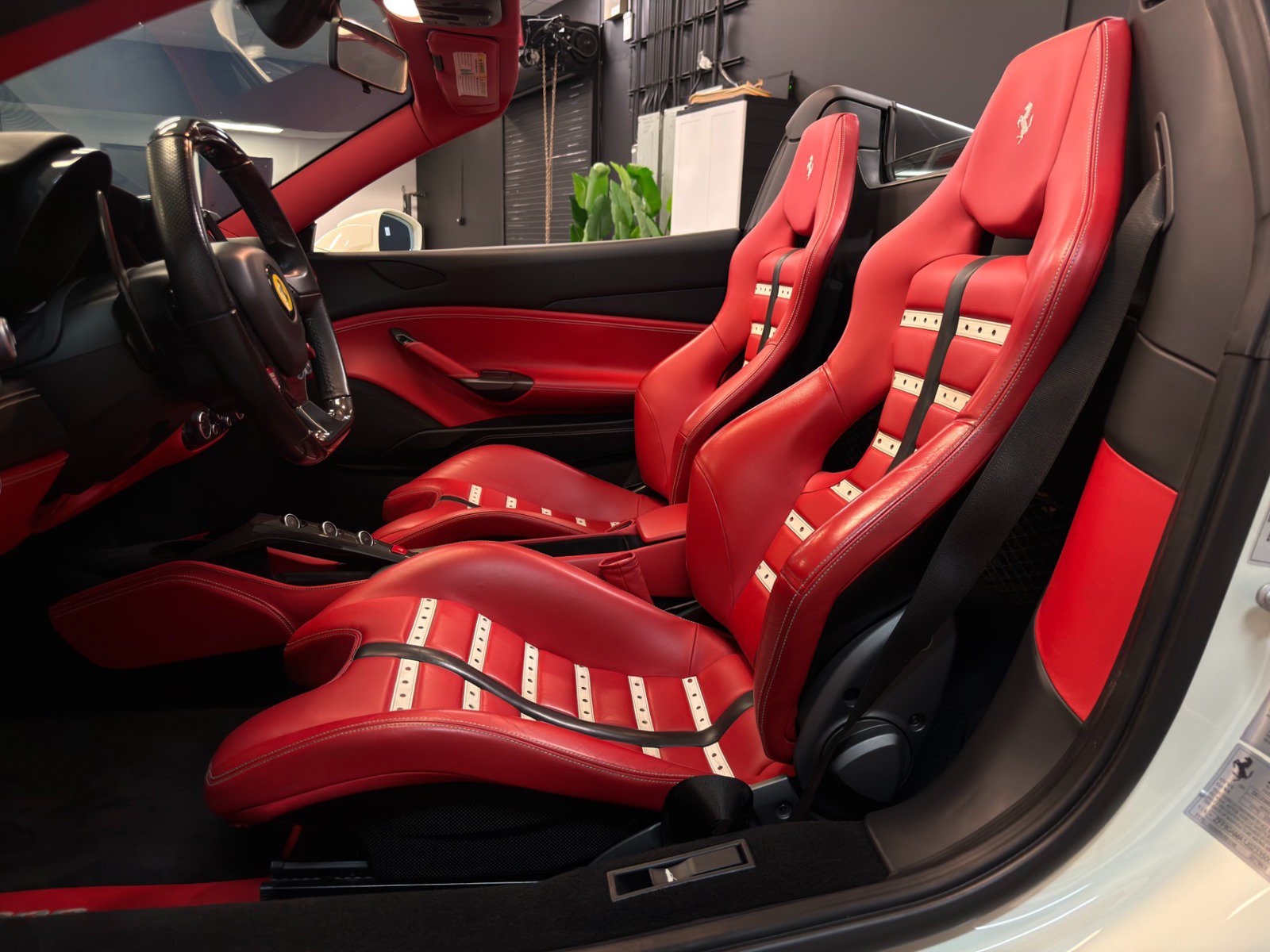 Used 2018 Ferrari 488 Spider RWD image 10